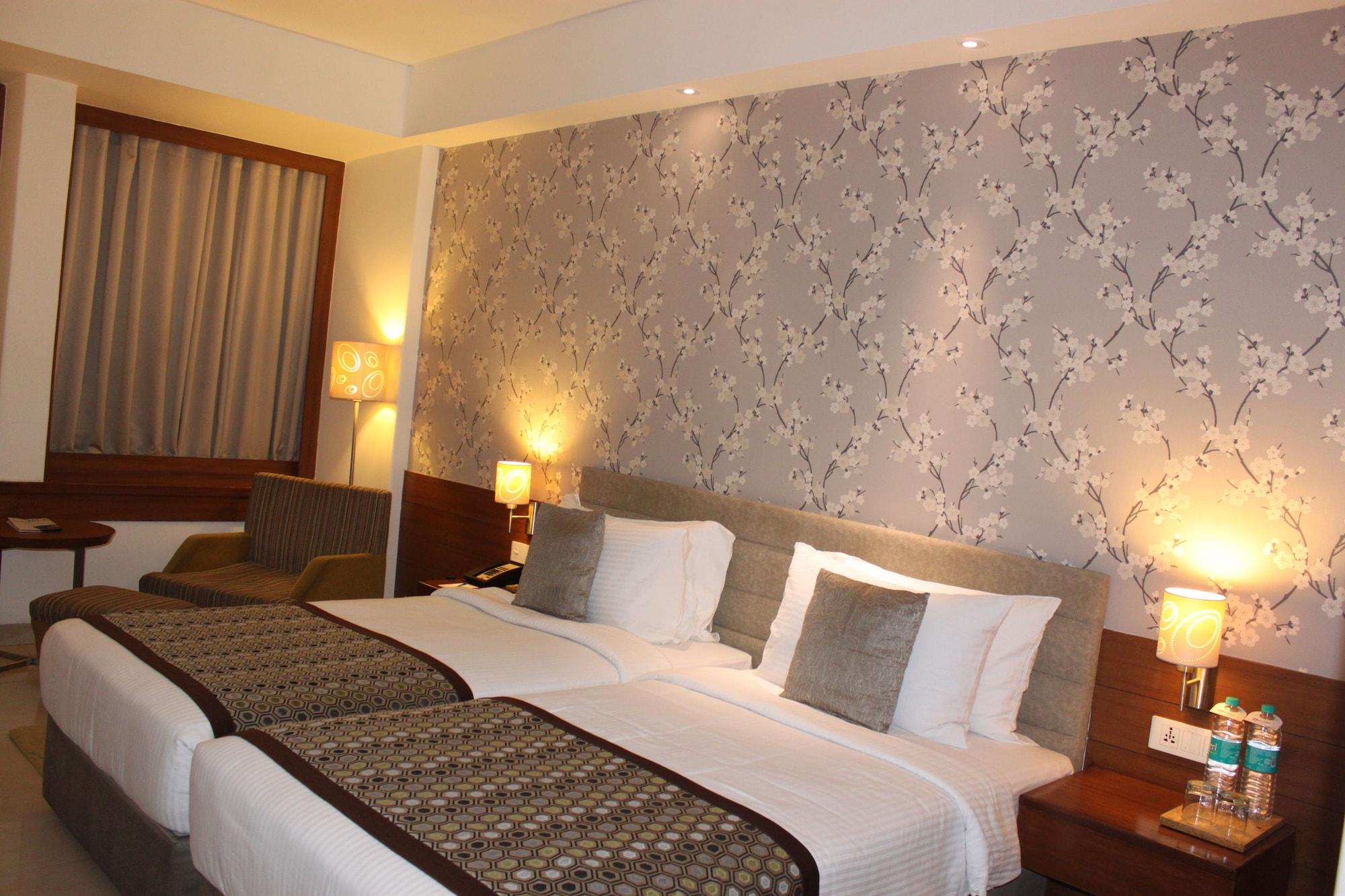 Hotel Maurya Patna Патна Екстериор снимка