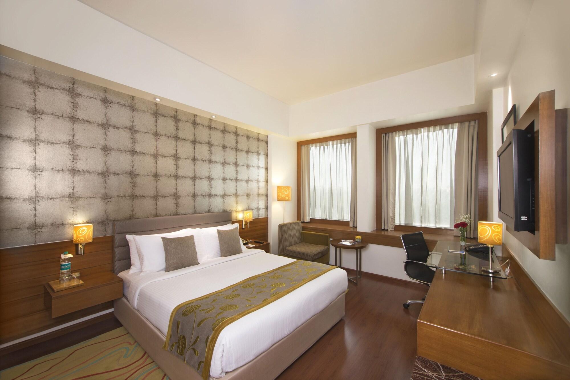 Hotel Maurya Patna Патна Екстериор снимка