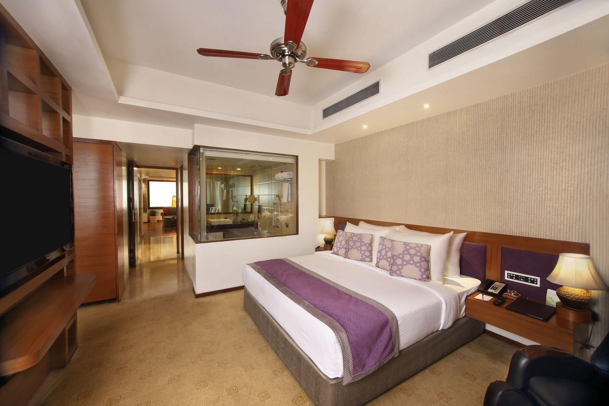 Hotel Maurya Patna Патна Екстериор снимка