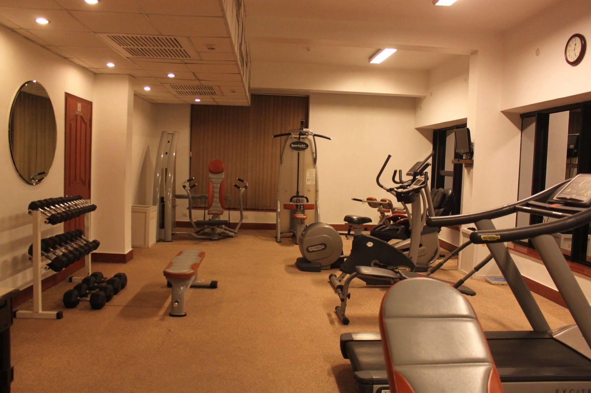 Hotel Maurya Patna Патна Екстериор снимка