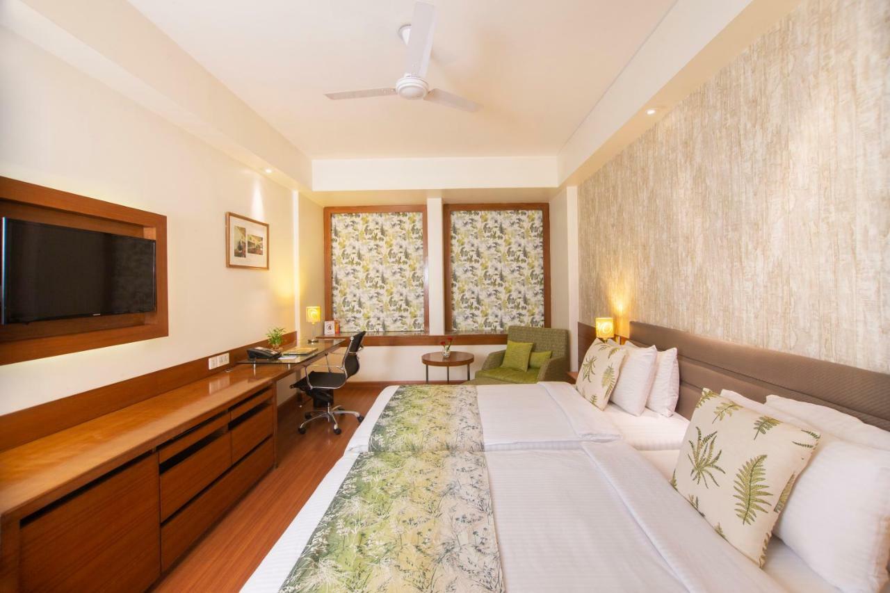 Hotel Maurya Patna Патна Екстериор снимка