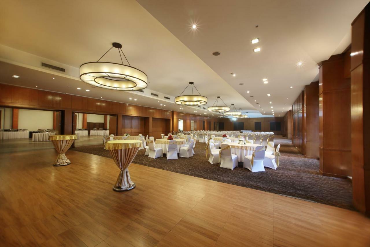 Hotel Maurya Patna Патна Екстериор снимка