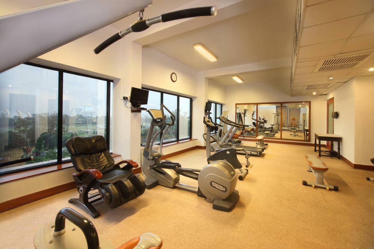 Hotel Maurya Patna Патна Екстериор снимка