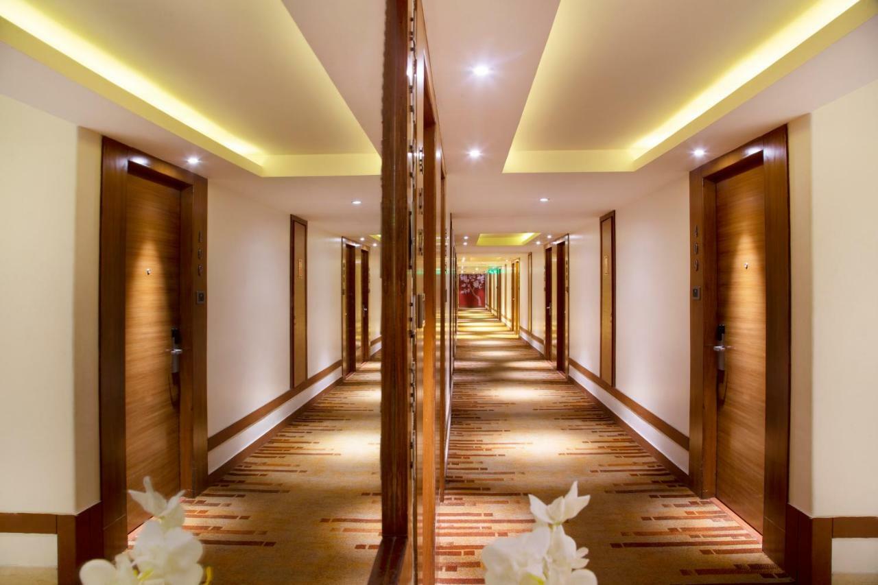 Hotel Maurya Patna Патна Екстериор снимка