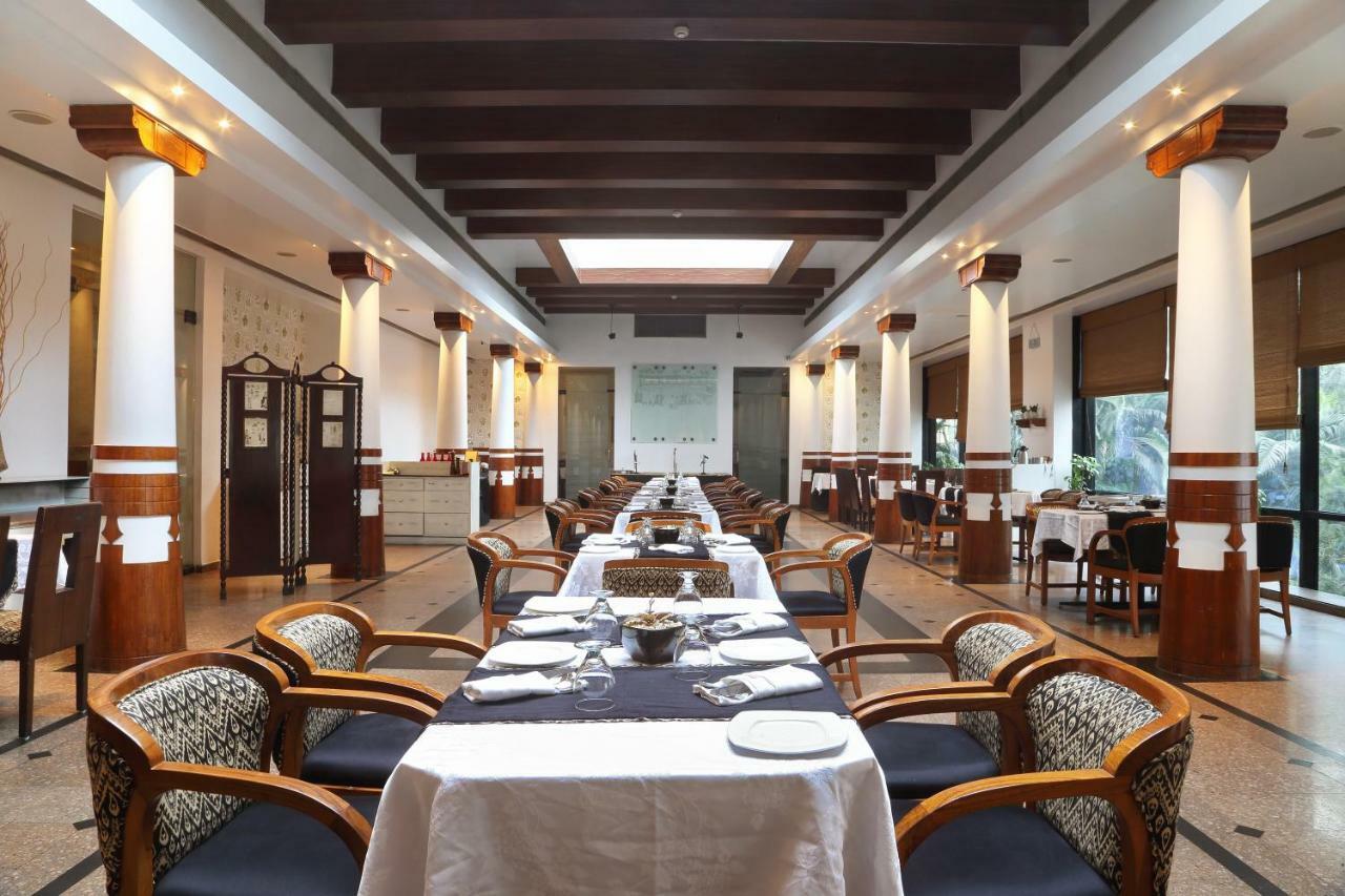Hotel Maurya Patna Патна Екстериор снимка