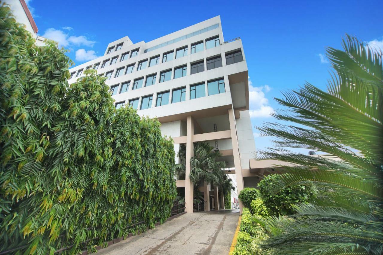 Hotel Maurya Patna Патна Екстериор снимка