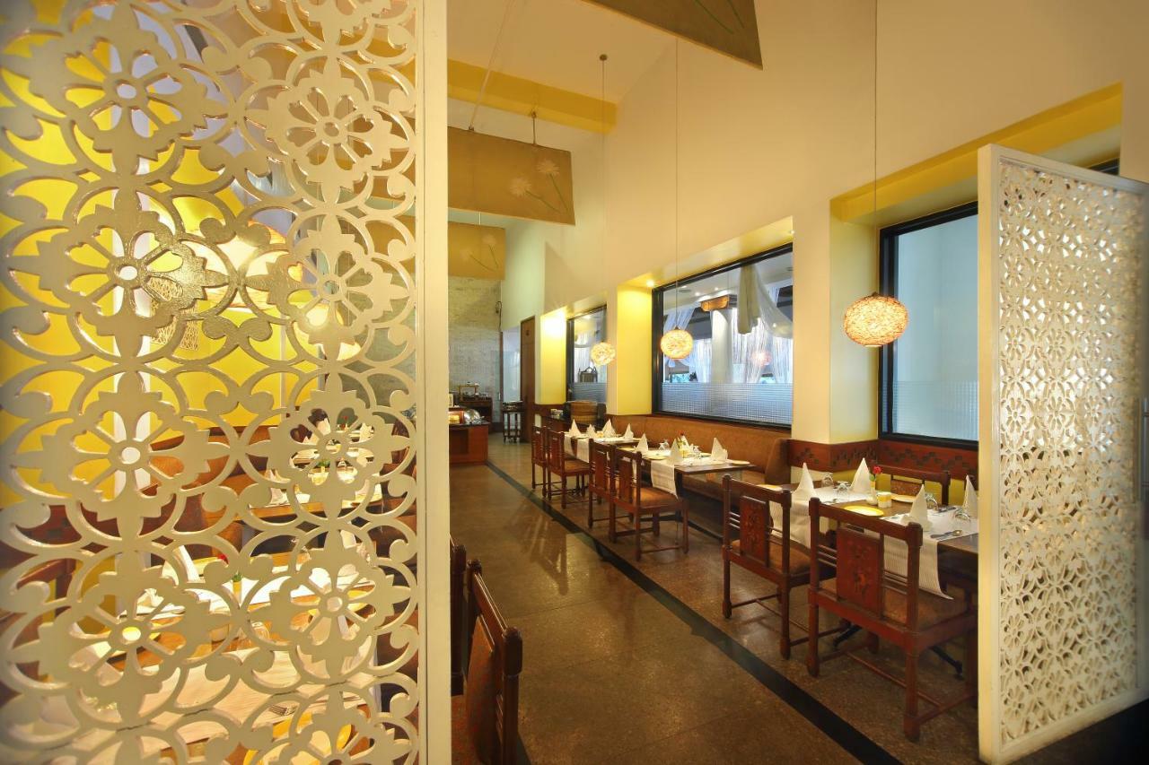 Hotel Maurya Patna Патна Екстериор снимка